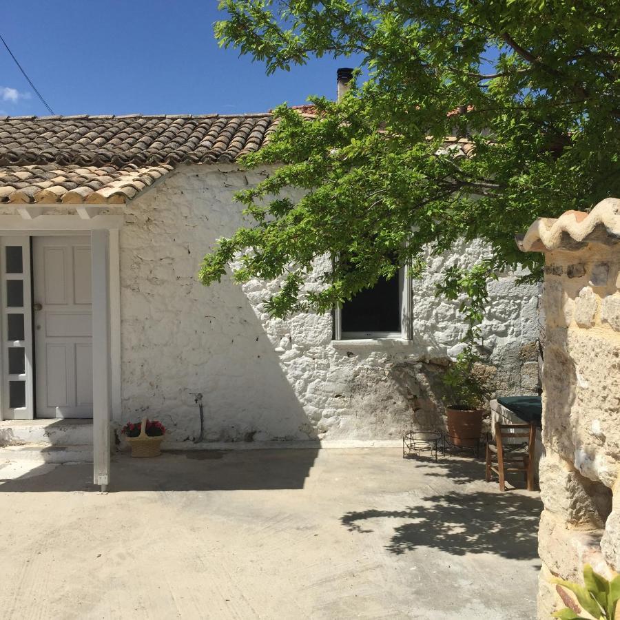 Aνεξάρτητη Παραδοσιακή Πέτρινη Κατοικία Corinth 外观 照片
