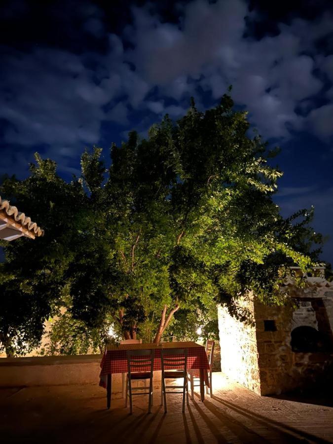 Aνεξάρτητη Παραδοσιακή Πέτρινη Κατοικία Corinth 外观 照片